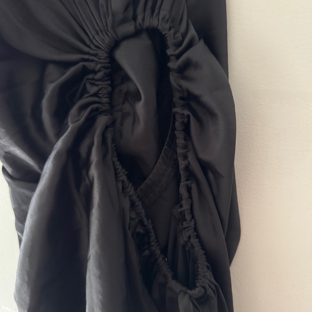 NEW! Merokeety Black Off The Shoulder Side Cutout Satin Dress‎ - Picture 6 of 6